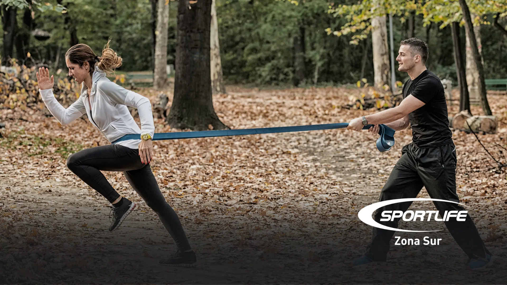 Personas entrenando en gimnasio durante invierno en Sportlife Zona Sur